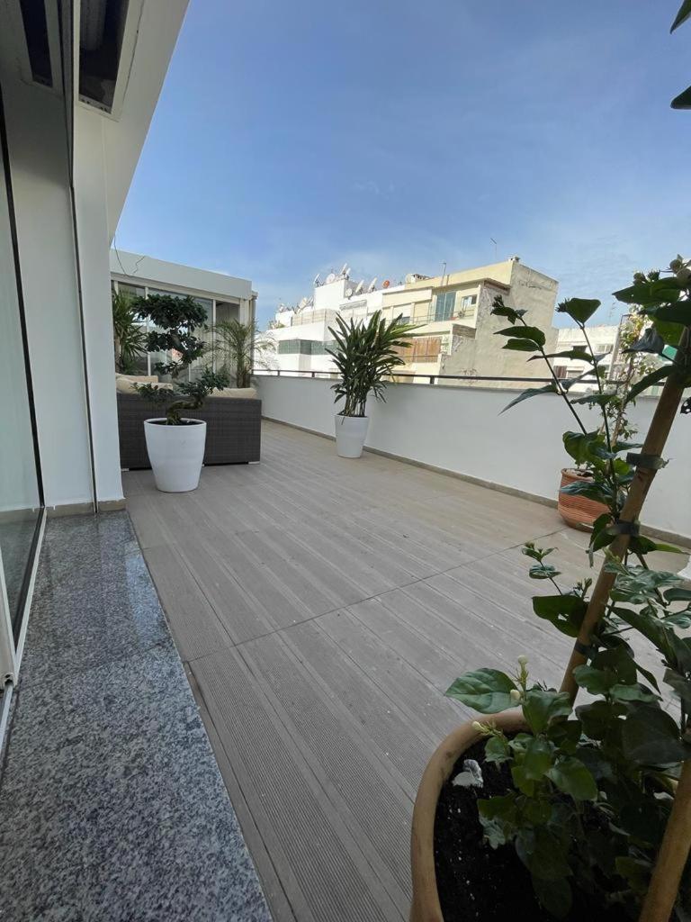 Central, Terrasse, Confortable - Bleue